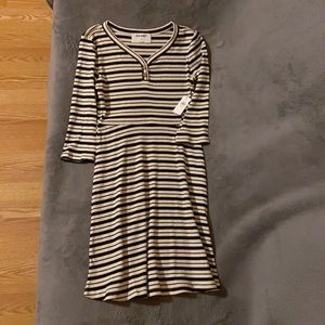 Girls Old Navy size M 8 stripped 3/4 sleeve dress